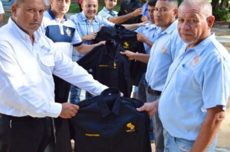 Entrega Dotación de Uniforme al Personal de Vigilancia