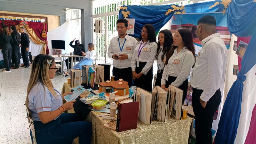  Unellistas destacan riqueza histórica y cultural del municipio Jiménez en el VIPI