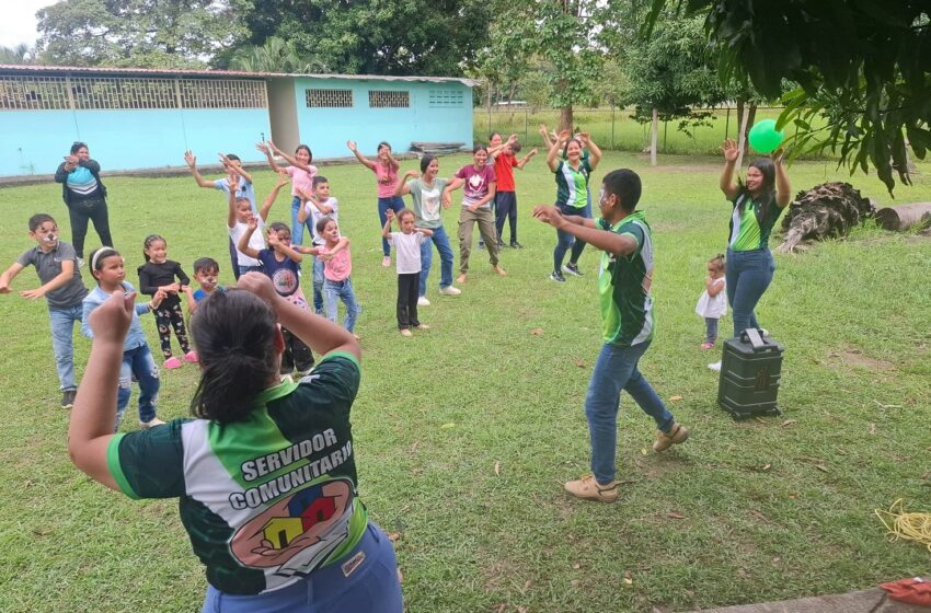  Unellistas apoyan el Proyecto Escuelas Abiertas del MPPPE