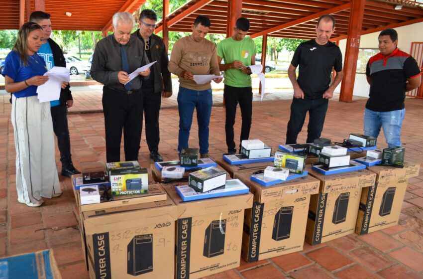  Entrega de insumos y equipos fortalece sedes regionales de la Unellez